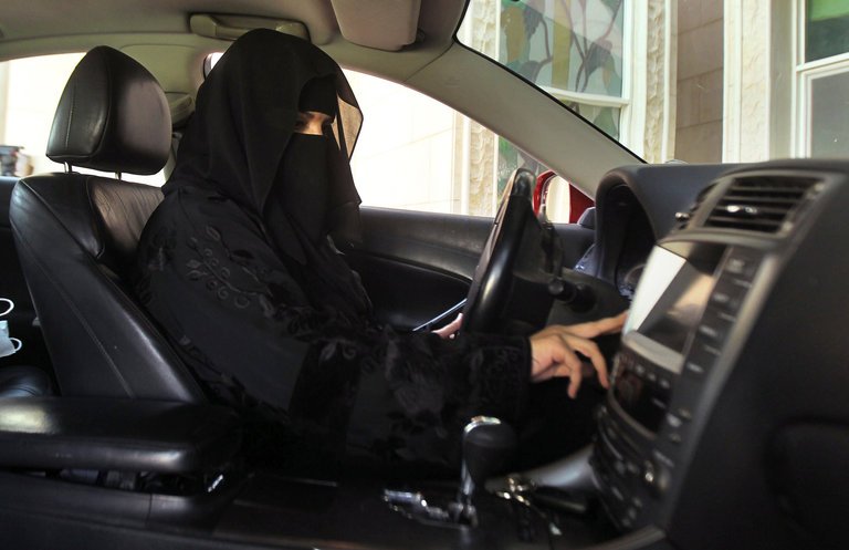 Saudi Arabia to Allow Saudi Women to Drive in 2018